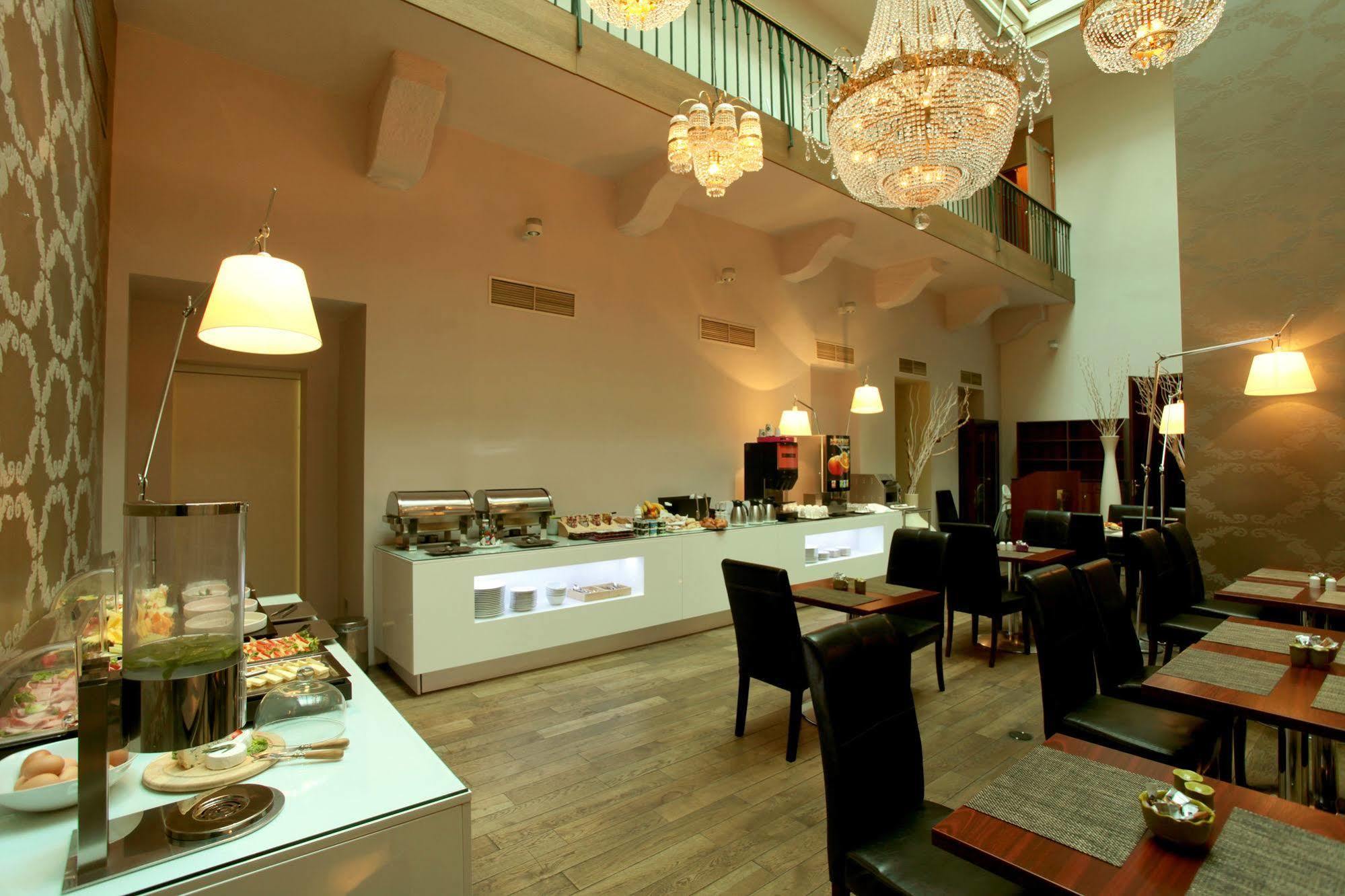 Friday Hotel Prague Exterior photo